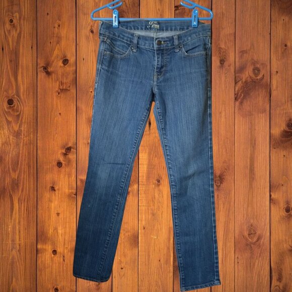 Old Navy Diva Women's Size 4 Low Rise Slim Fit Denim Jeans Casual Classic Blue - Picture 1 of 6